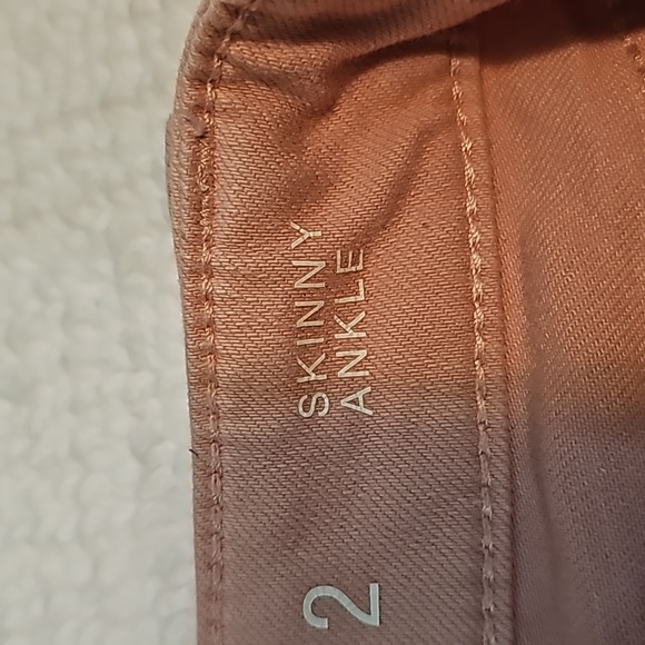 Barbie pink Ana ripped jeans. Beautiful pair of jeans. - Picture 2 of 7